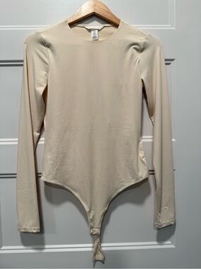 H&M Beige Long Sleeve Bodysuit